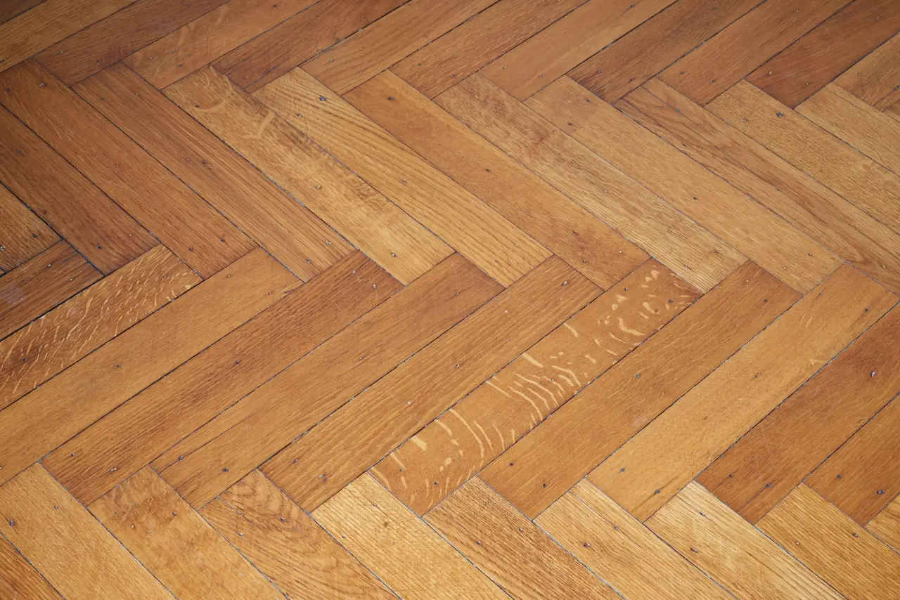 Parquet en chêne posé en point de Hongrie